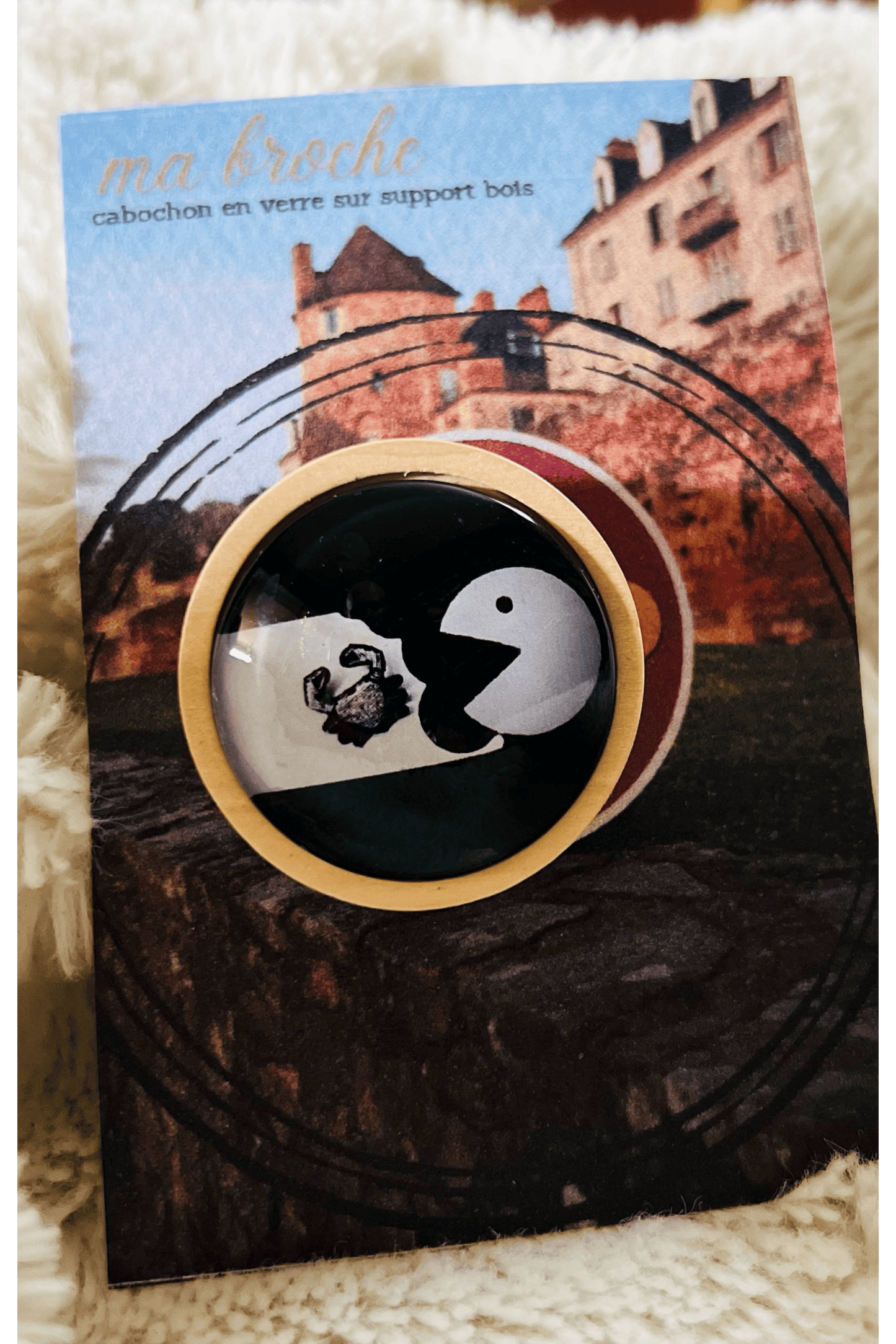 Broche solidaire